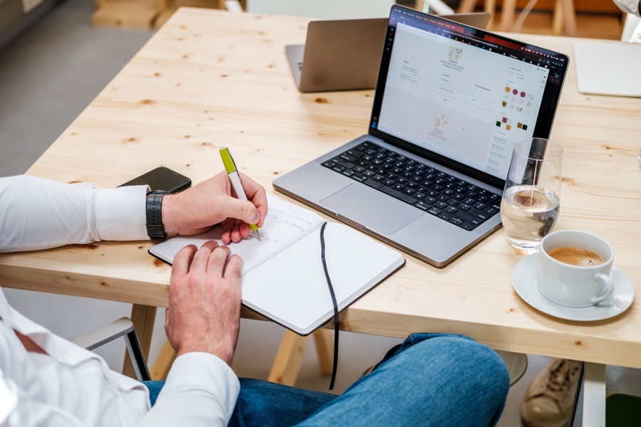 Verwaltung, Marketing & Büro